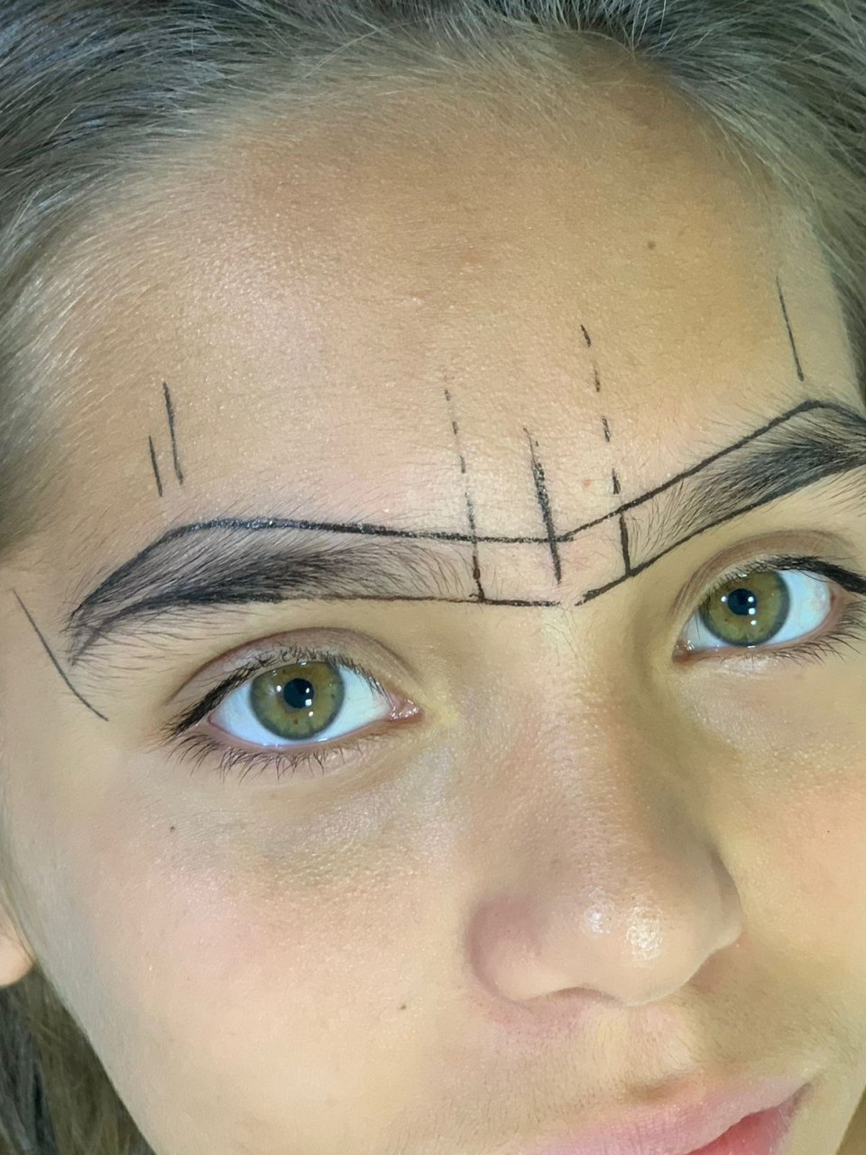Imagen de la publicación «Lo nuevo del diseño de cejas», del archivo de Bar de Cejas